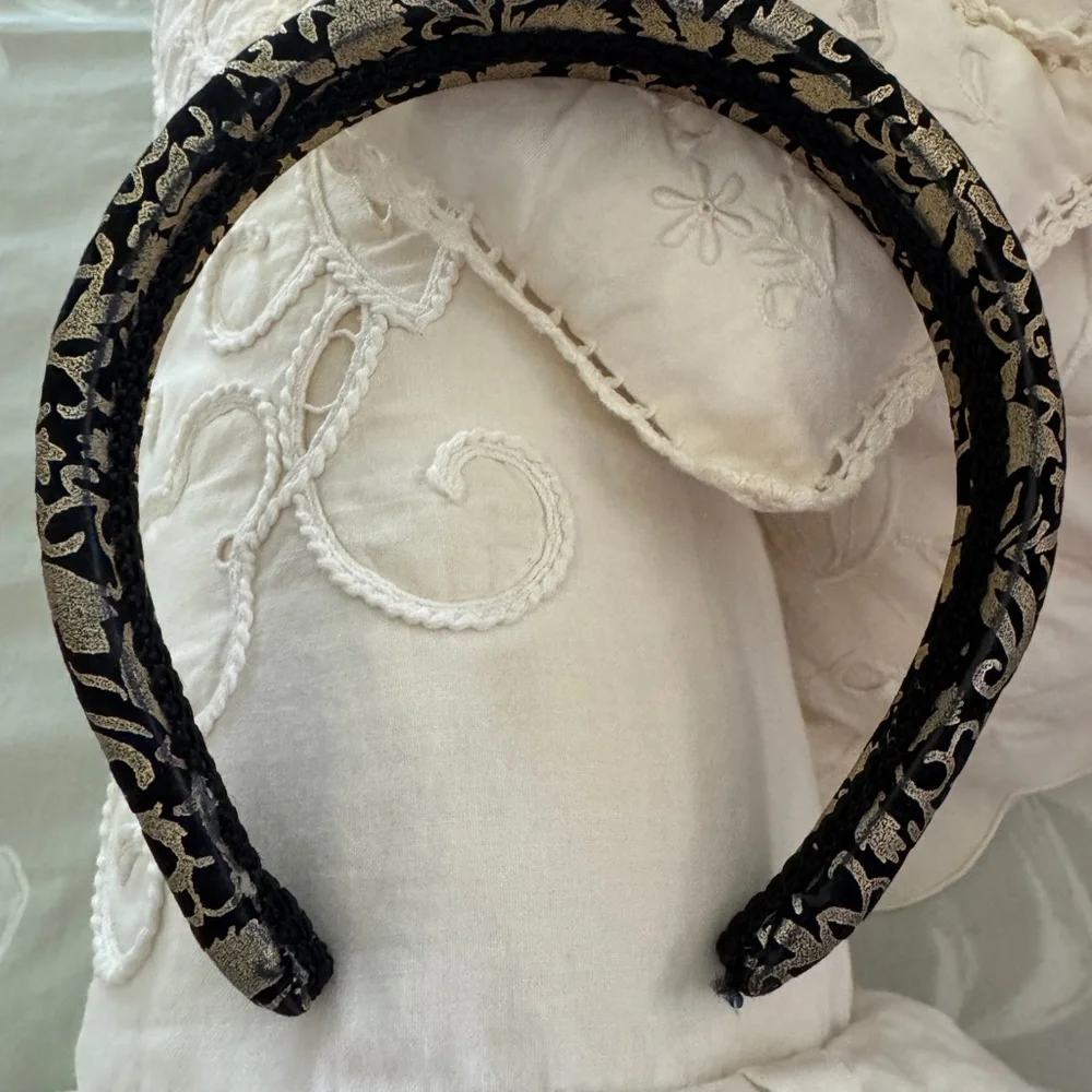 Elegant Black and Gold Fabric Headband. Excellent condition see photos